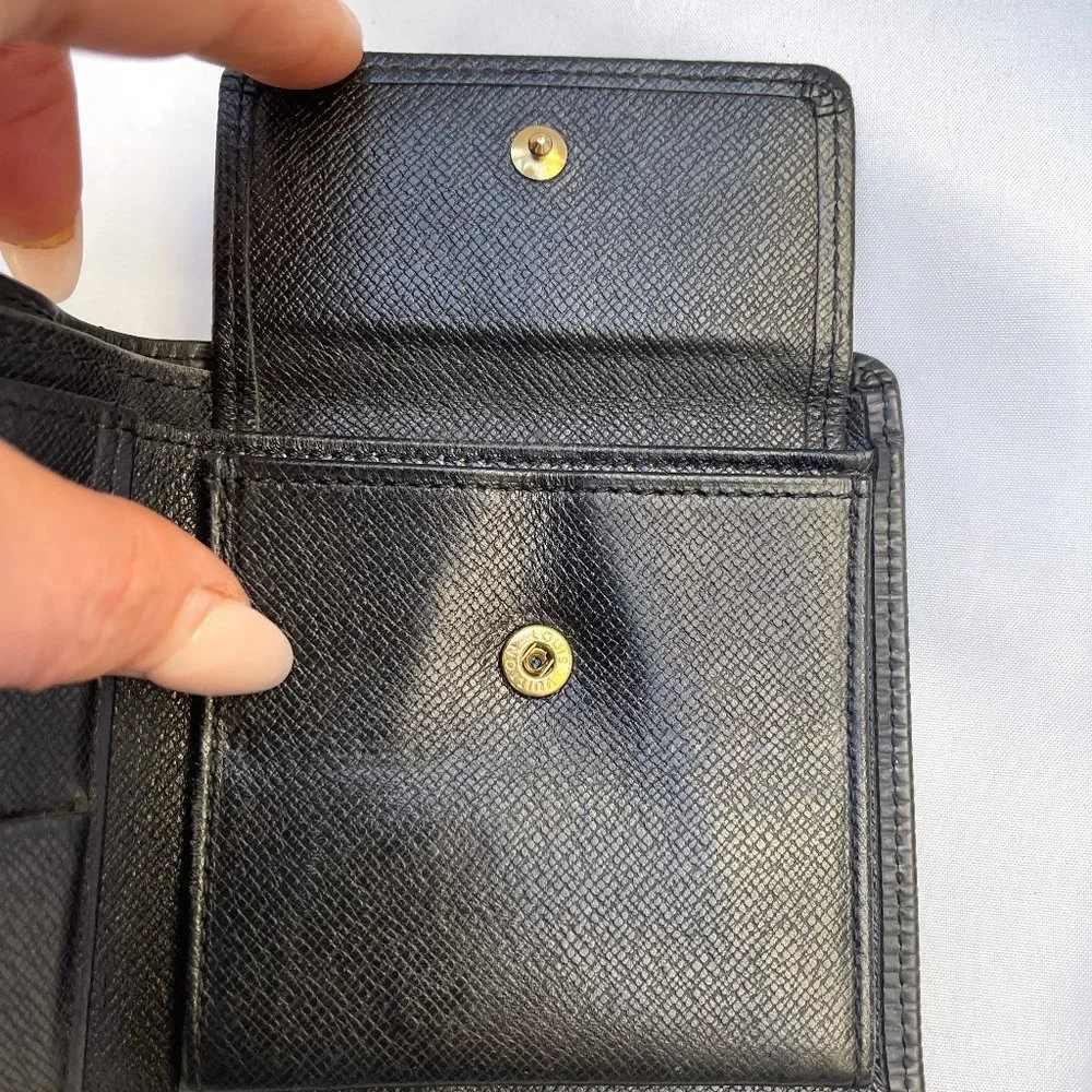Auc Louis Vuitton Bifold Epi Black Vintage wallet